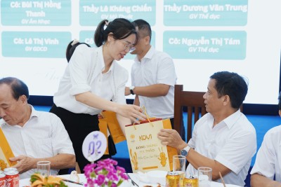 Đông trùng hạ thảo KOVI món quà sức khoẻ tri ân các thầy cô nhân ngày hội khoá